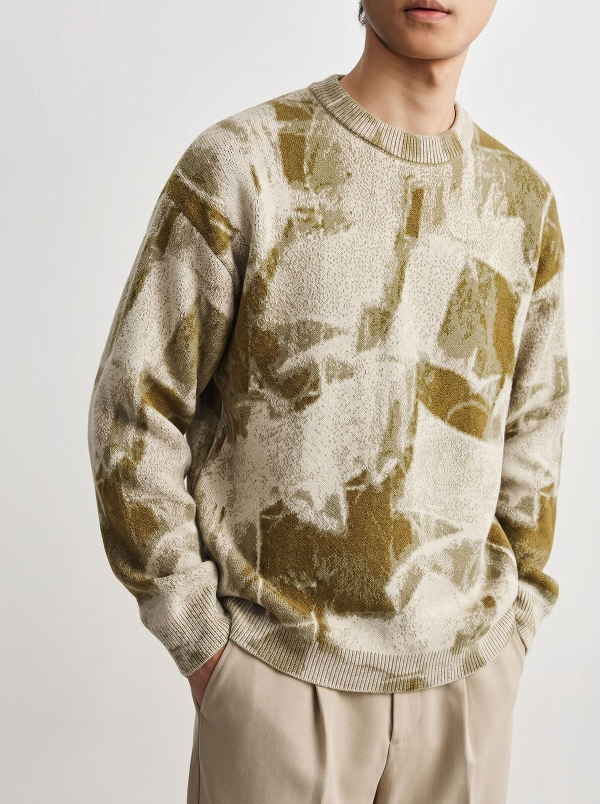 Round neck sweater for men